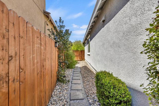 3470 River Shoal Ave, Sacramento, CA 95833