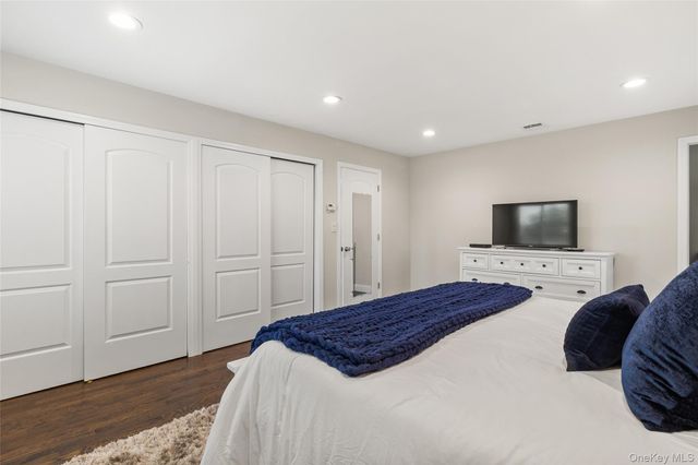 1957 Jackson Avenue, West Islip, NY 11795
