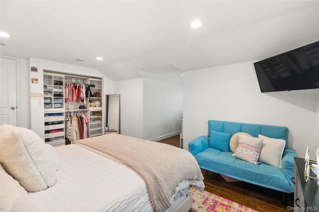 1957 Jackson Avenue, West Islip, NY 11795