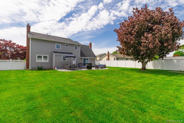 1957 Jackson Avenue, West Islip, NY 11795