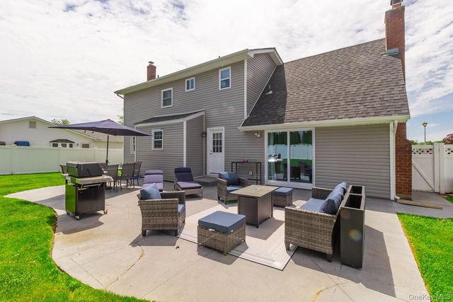 1957 Jackson Avenue, West Islip, NY 11795