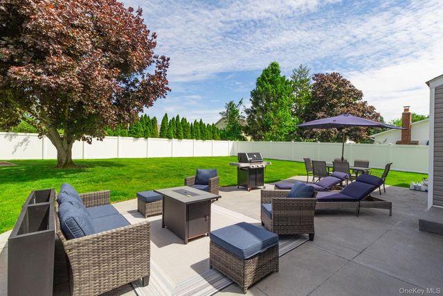 1957 Jackson Avenue, West Islip, NY 11795