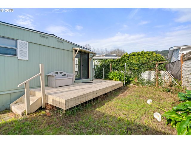 15505 OCEANVIEW Dr 45, Brookings, OR 97415