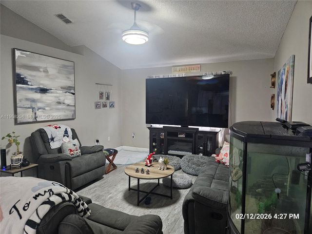 3046 Blaine Cir, Deltona, FL 32738