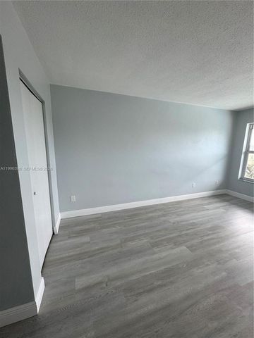 1398 NE 191st Street C305, Miami, FL 33179