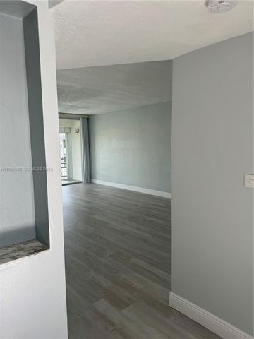 1398 NE 191st Street C305, Miami, FL 33179