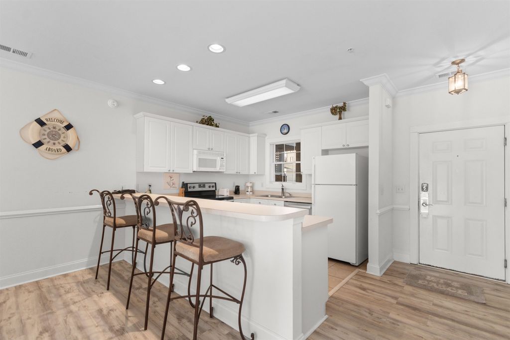 4890 Luster Leaf Cir Apt 103, Myrtle Beach, SC 29577 — photo 4