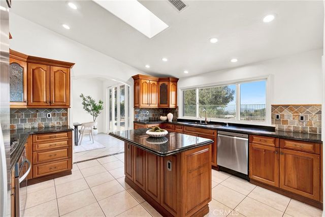 7130 E Colter Circle, Anaheim Hills, CA 92807