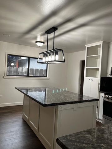 341 Lime Ave, Los Banos, CA 93635