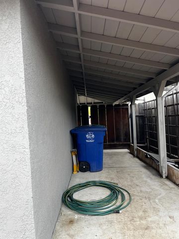 341 Lime Ave, Los Banos, CA 93635