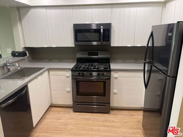 7327 Willoughby Avenue 5, Los Angeles, CA 90046