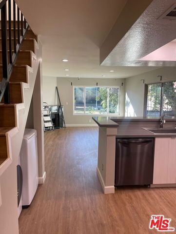 7327 Willoughby Avenue 5, Los Angeles, CA 90046