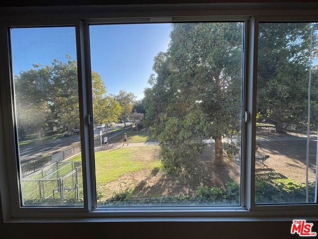 7327 Willoughby Avenue 5, Los Angeles, CA 90046