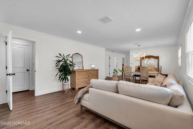 7 Georgetown Drive, Toms River, NJ 08757