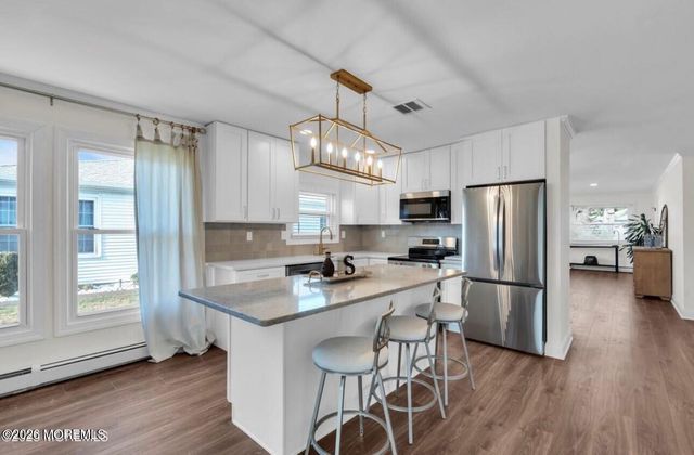 7 Georgetown Drive, Toms River, NJ 08757