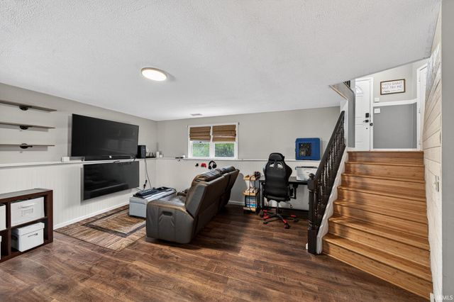 4137 Greenglade Court, South Bend, IN 46628