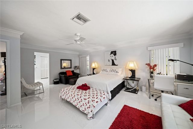 189 Palmetto Dunes CIR, Naples, FL 34113