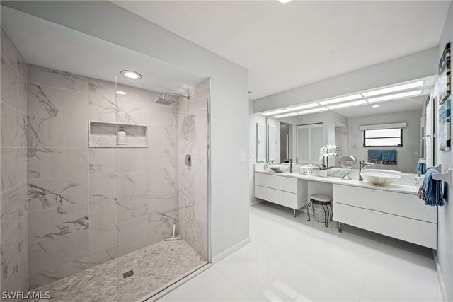 189 Palmetto Dunes CIR, Naples, FL 34113