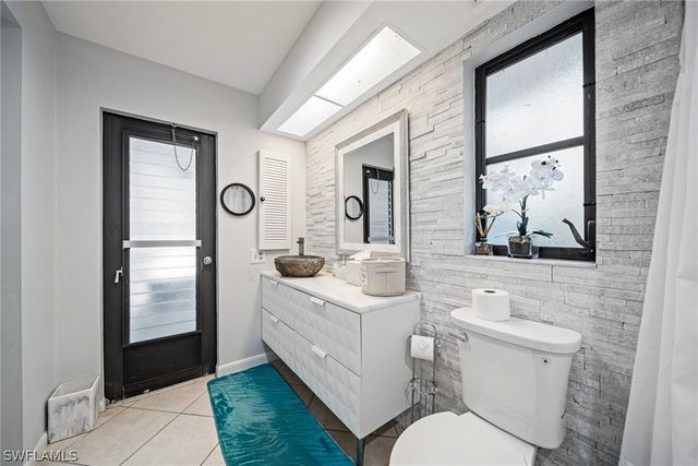 189 Palmetto Dunes CIR, Naples, FL 34113