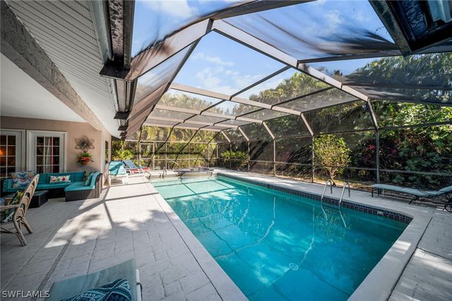 189 Palmetto Dunes CIR, Naples, FL 34113