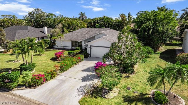 189 Palmetto Dunes CIR, Naples, FL 34113