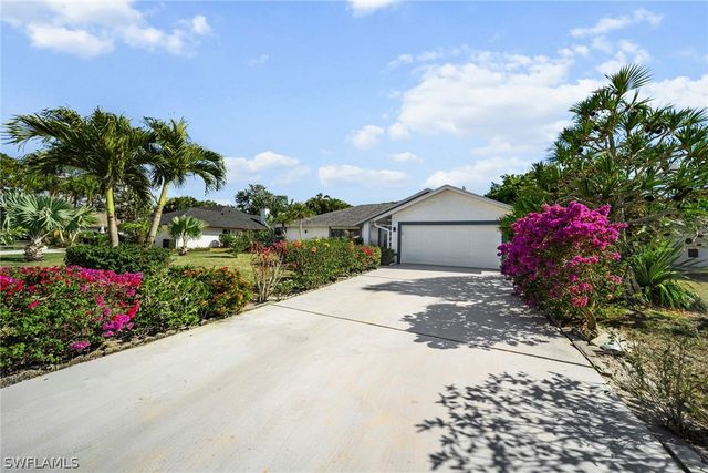 189 Palmetto Dunes CIR, Naples, FL 34113