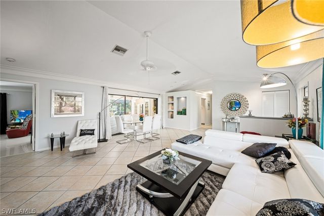 189 Palmetto Dunes CIR, Naples, FL 34113