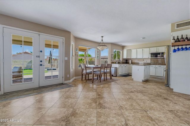 1208 E Beverly Lane, Phoenix, AZ 85022