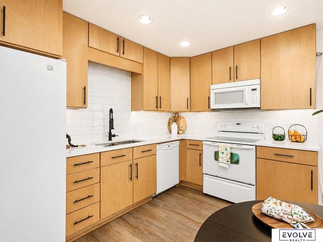 7508 S 147 Street, Omaha, NE 68138