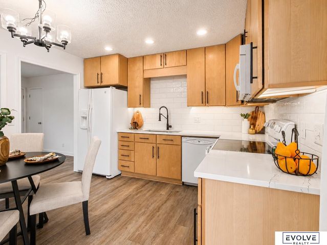 7508 S 147 Street, Omaha, NE 68138