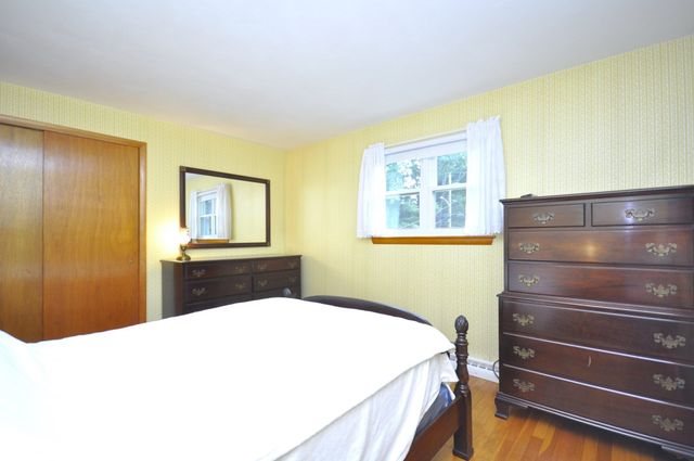 122 Sunset Dr, Brockton, MA 02301