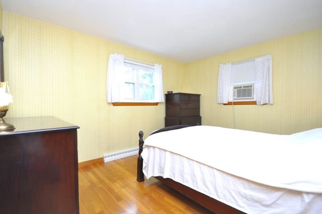 122 Sunset Dr, Brockton, MA 02301