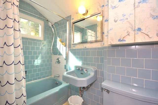 122 Sunset Dr, Brockton, MA 02301