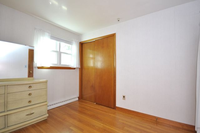 122 Sunset Dr, Brockton, MA 02301