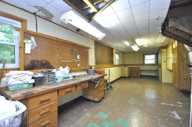 122 Sunset Dr, Brockton, MA 02301