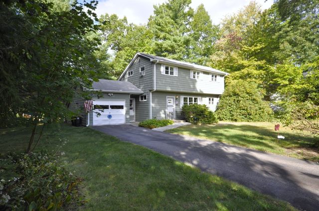 122 Sunset Dr, Brockton, MA 02301