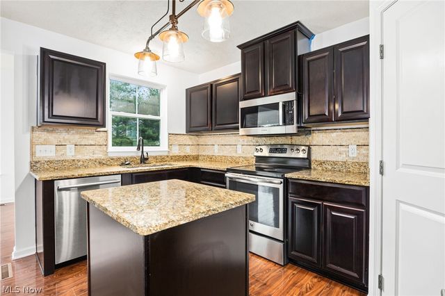 7679 Fiddler Court Circle NE, Canton, OH 44721