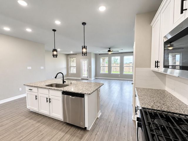 2409 Table Rock Court, Texas City, TX 77568