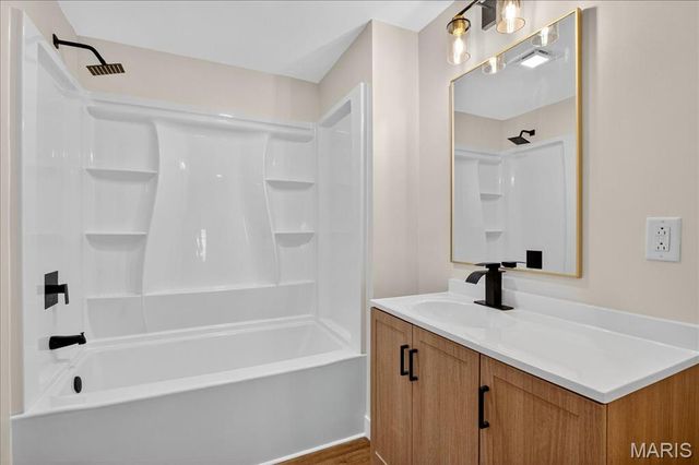 208 Coral Drive, Collinsville, IL 62234