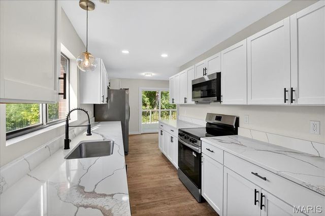 208 Coral Drive, Collinsville, IL 62234