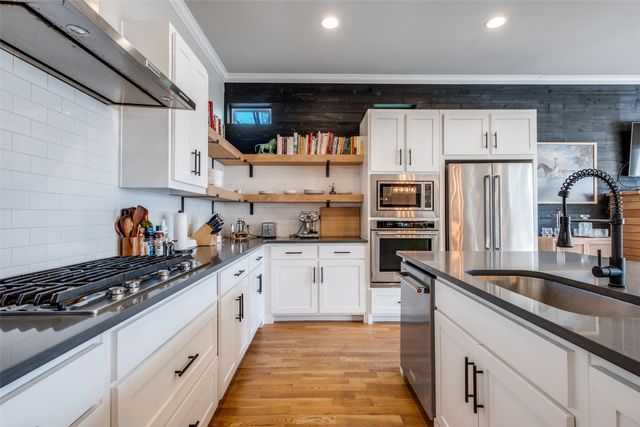 1262 N Prairie Avenue, Dallas, TX 75204