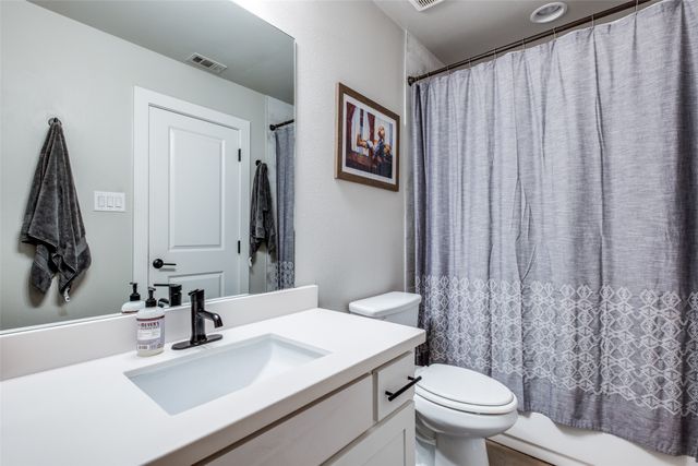 1262 N Prairie Avenue, Dallas, TX 75204