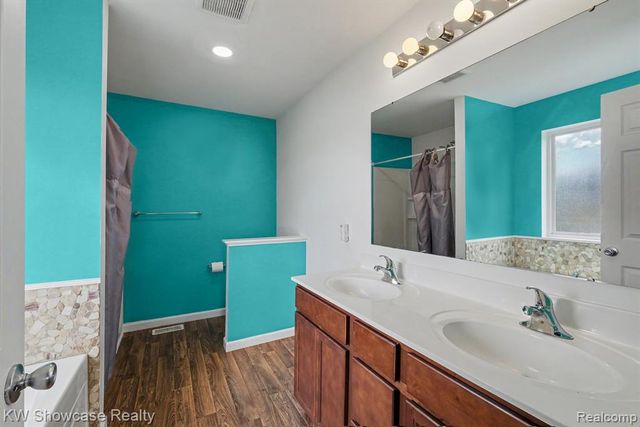 4339 Pebble Creek Boulevard, Grand Blanc, MI 48439