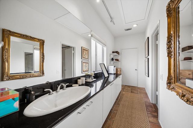 5003 Blossom Street, Houston, TX 77007