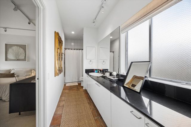 5003 Blossom Street, Houston, TX 77007