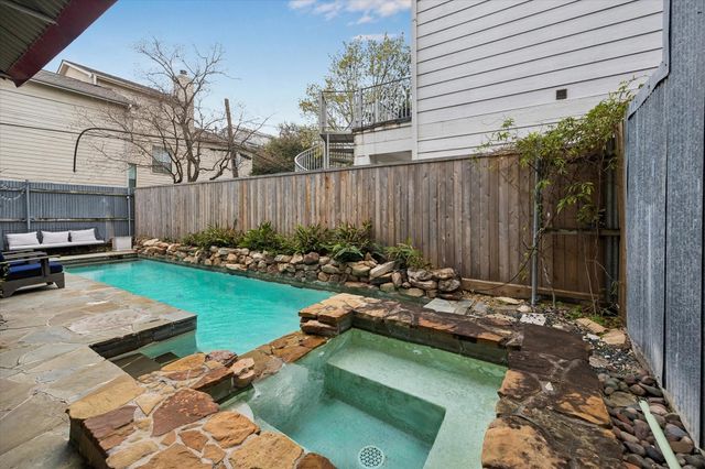 5003 Blossom Street, Houston, TX 77007