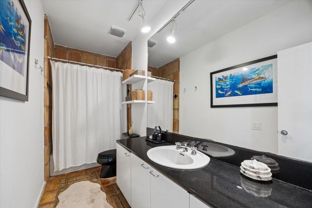 5003 Blossom Street, Houston, TX 77007