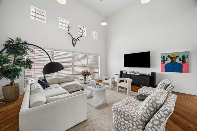 5003 Blossom Street, Houston, TX 77007