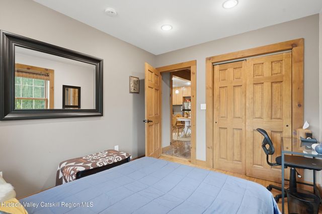 8 S Ohioville Road, New Paltz, NY 12561