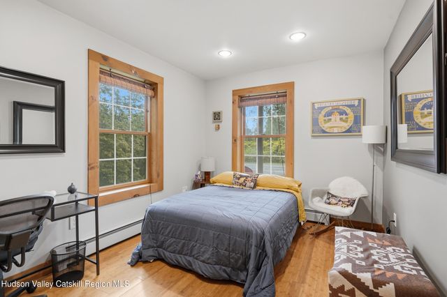 8 S Ohioville Road, New Paltz, NY 12561